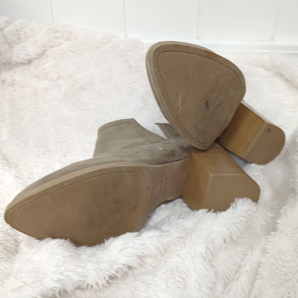 Like New Qupid Beige Boots - Picture 5 of 5